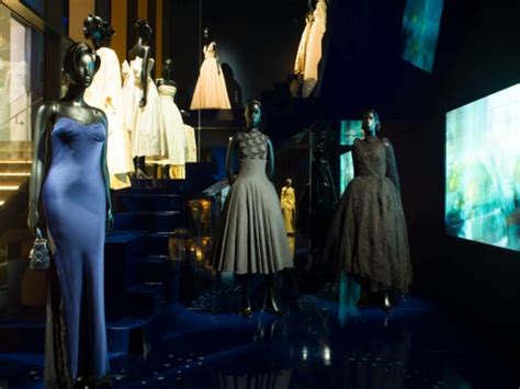 quanto costa un abito dior|Tutto sul nuovo museo Dior la Galerie in 30 Montaigne a Parigi.